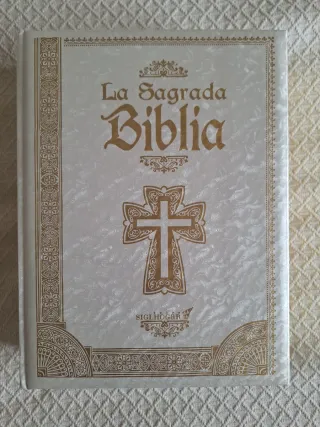 EXTRAORDINARIA Biblia lujo con atril