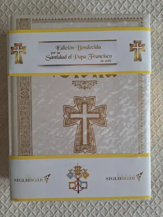 EXTRAORDINARIA Biblia lujo con atril