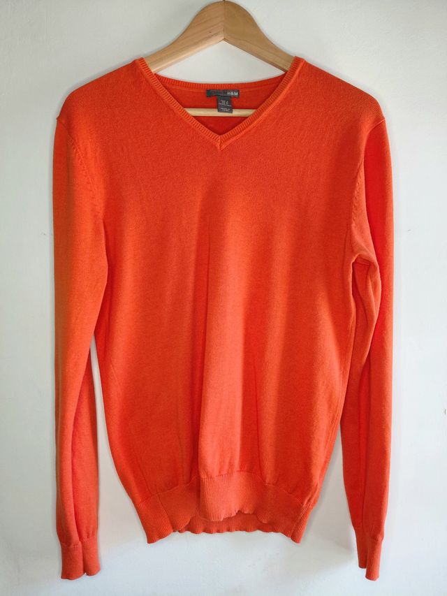 Jersey fino cuello pico naranja HM