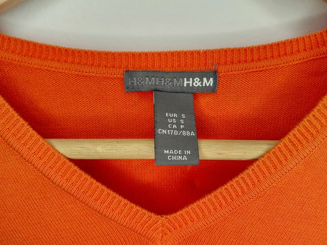 Jersey fino cuello pico naranja HM