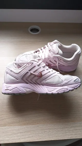 Nike Air Pegasus Talla 40.5 Rosa