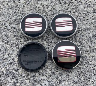 Tapabujes Seat 56mm Negro Rojo nuevos