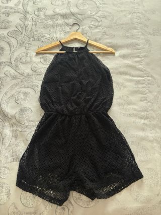 Mono corto Zara encaje negro