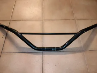 Manillar de moto negro