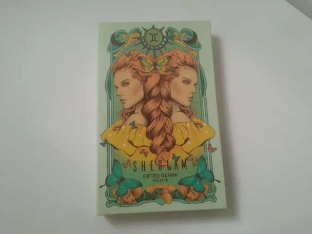 Paleta sombras + Lápiz labial + regalo