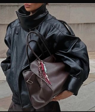 Cazadora viral Zara negraYSL