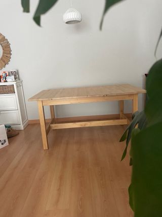 Mesa de comedor Ikea de madera