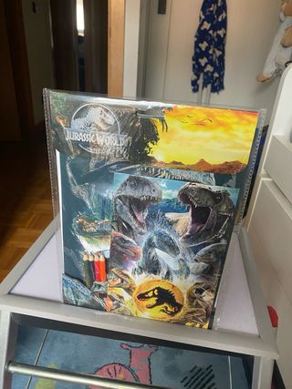 Set para colorear “Jurassic World”