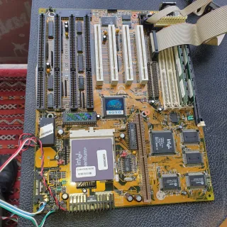 Placa Base SOYO Pentium 133 con RAM Pack