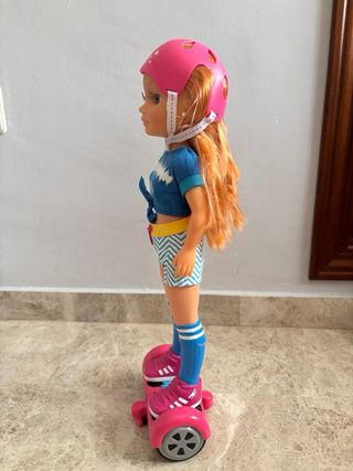 Nancy con Hoverboard