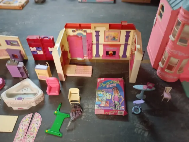 Casa de muñecas Barbie rosa y verde