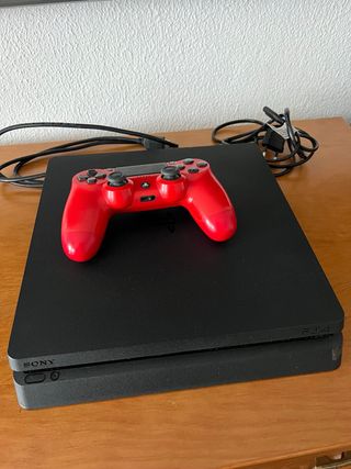 PS4 Slim 1TB Negra con Mando Rojo