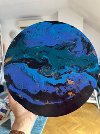 Pintura redonda estilo planeta
diámetro 30