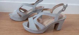 Sandalias ANA Plata Mujer Tacon.