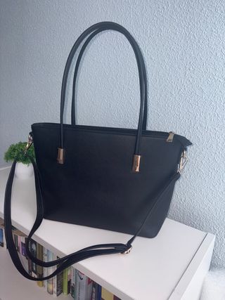 Bolso Negro y Dorado
