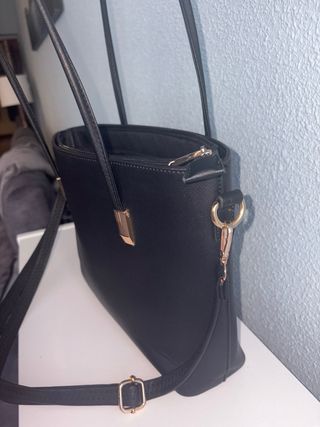 Bolso Negro y Dorado