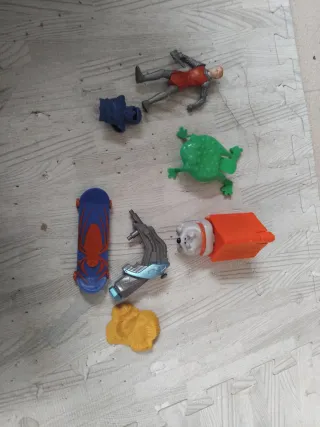 Figuras de acción y accesorios