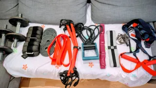 Lote equipación deportiva: pesas, bandas