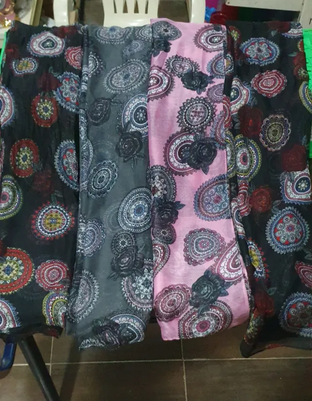 Pañuelos 3x5€ mujer varios estampados (Nuevos)