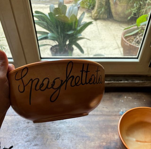 Piatto da portata in ceramica