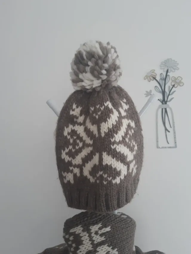 Conjunto de bufanda y gorro