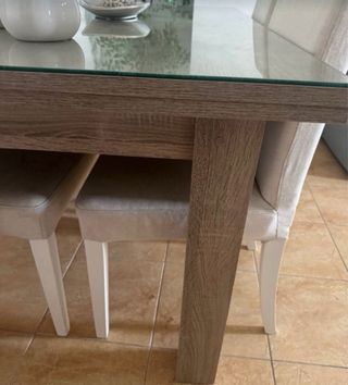 Mesa extensible con 6 sillas