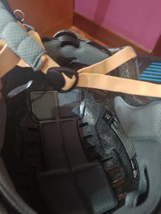 Casco Olsson patinete eléctrico.