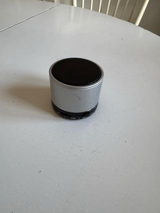 Mini altavoz Bluetooth plateado
