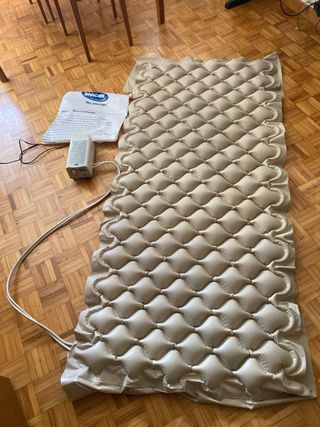 Colchon anti escaras hinchable  Invacare