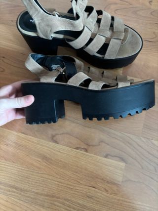 Sandalias Pull&Bear Beige y Negras