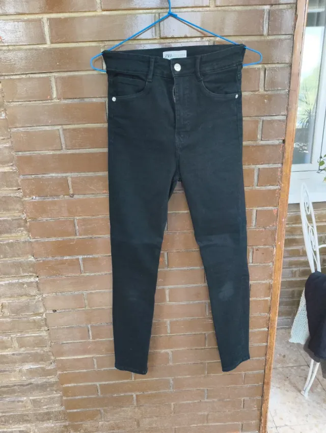 Pantalones pitillo negros Zara
