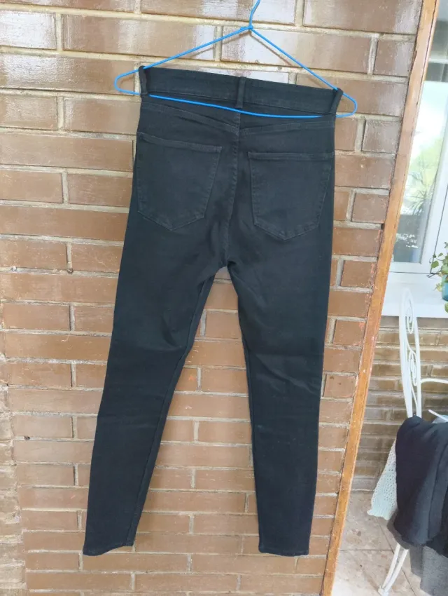 Pantalones pitillo negros Zara