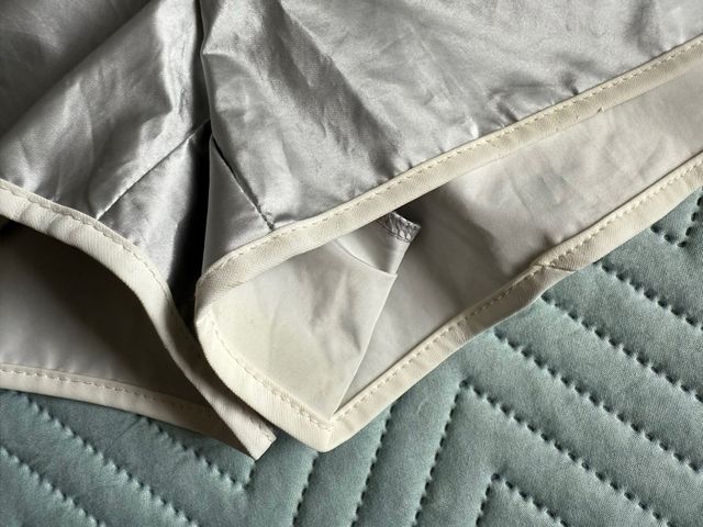 Pantalón corto deportivo plateado Oysho