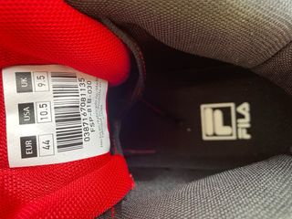 Zapatillas Baloncesto Fila Rojas y Negras