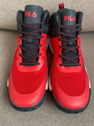 Zapatillas Baloncesto Fila Rojas y Negras