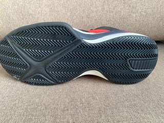 Zapatillas Baloncesto Fila Rojas y Negras