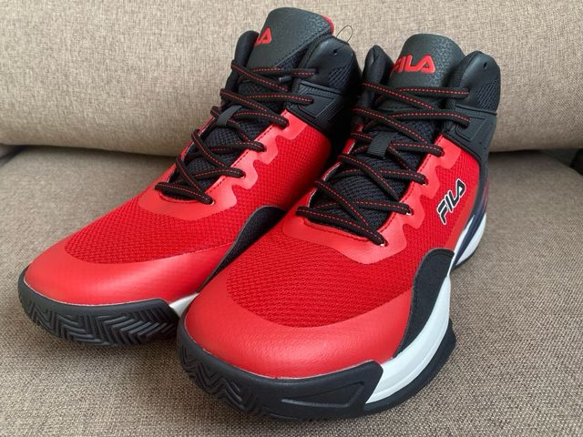 Zapatillas Baloncesto Fila Rojas y Negras