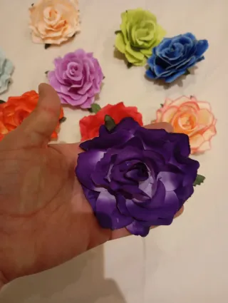 Flores artificiales de tela varios colores