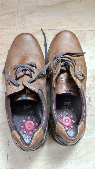 Zapatos marca Senda para hombre,  muy cómodos