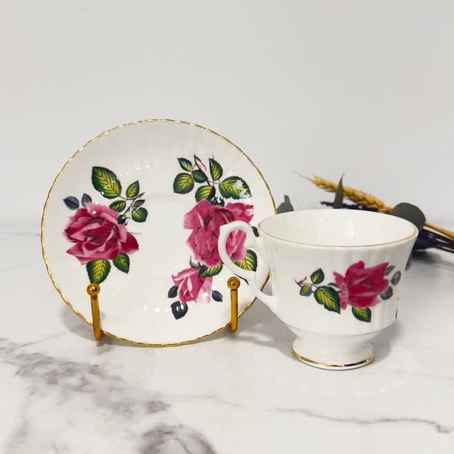 Taza y plato Royal Windsor porcelana inglesa.