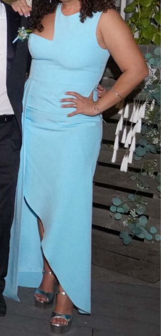 Vestido invitada azul asimétrico
