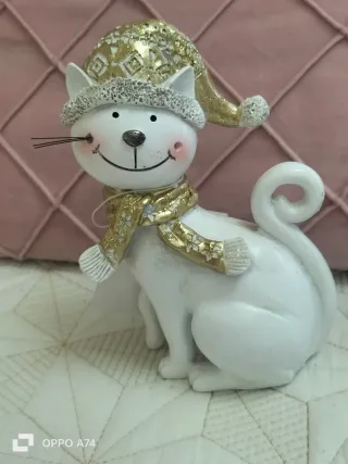 Figura Gato Navideño Blanco y Dorado