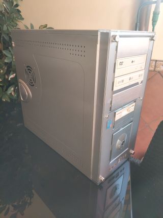 Torre PC LG Pentium 4 Plata/Blanco