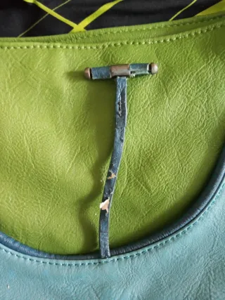 Bolso bandolera imitación piel verde y azul