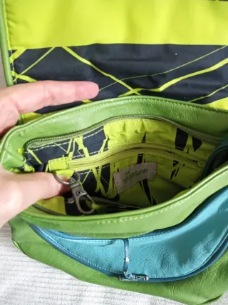 Bolso bandolera imitación piel verde y azul