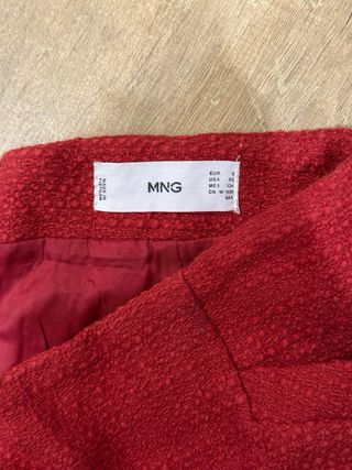 Falda traje mini roja