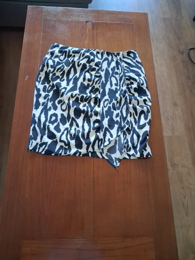 Falda estampada talla 40