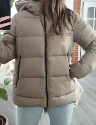 Abrigo acolchado Zara beige