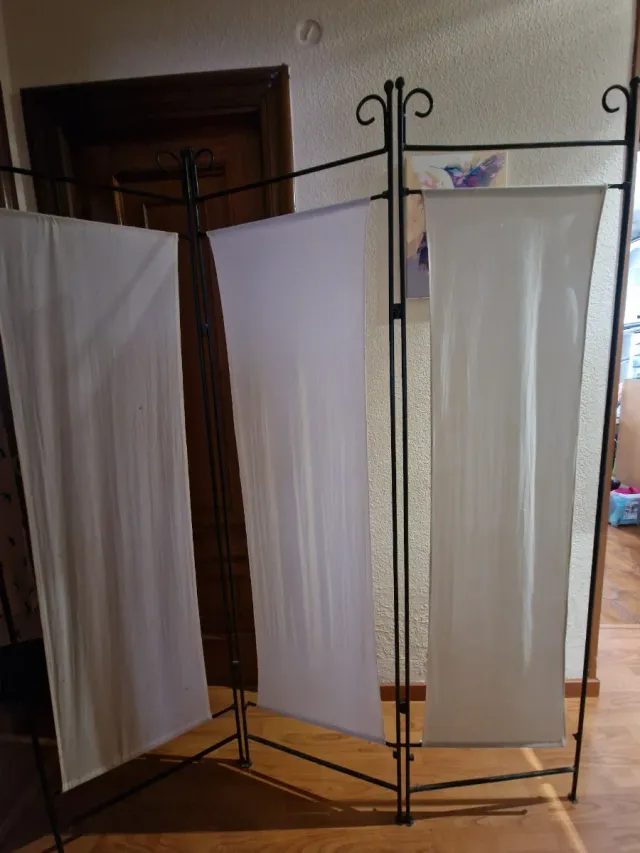 Biombo separador metal y tela