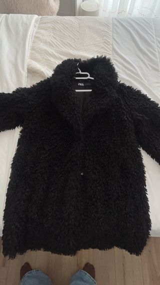 Abrigo borreguito ZARA negro largo